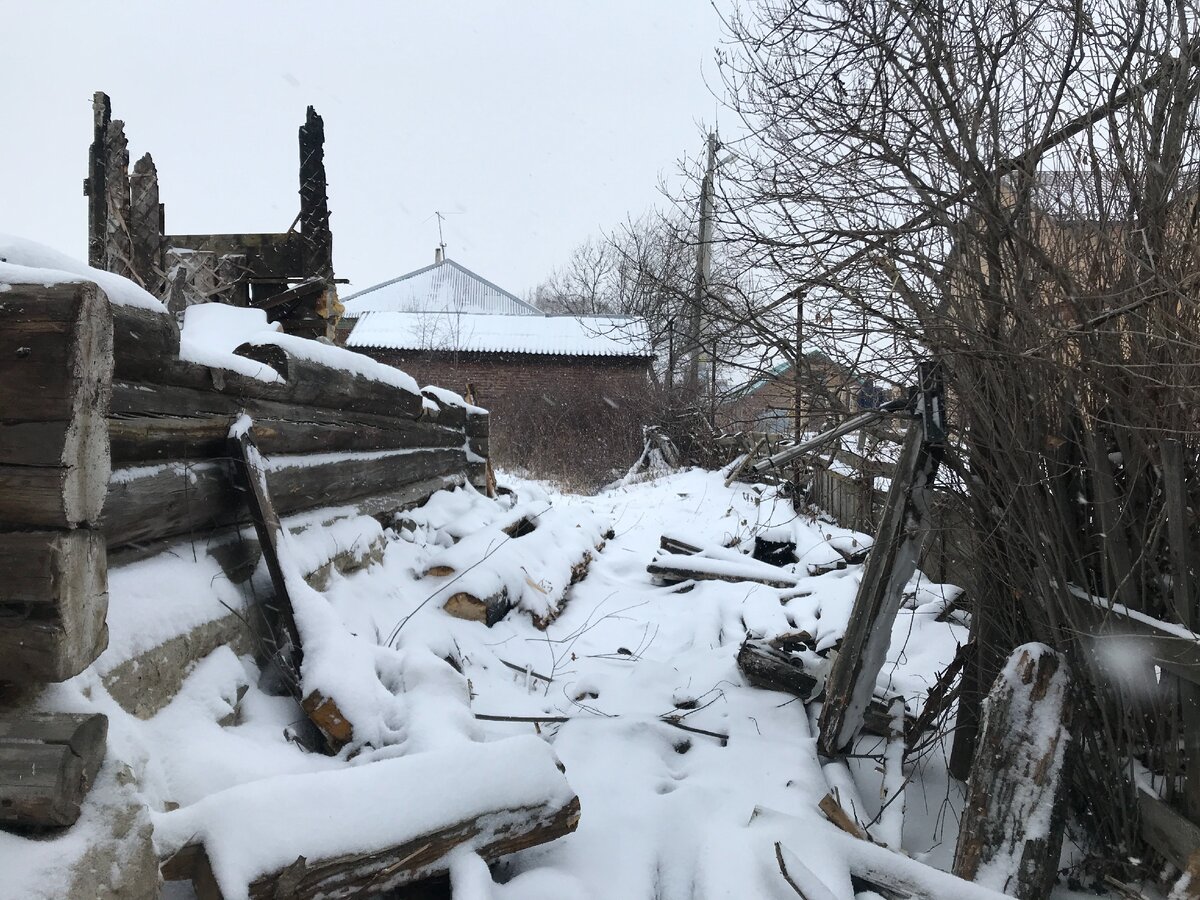 То что осталось от дома после пожара