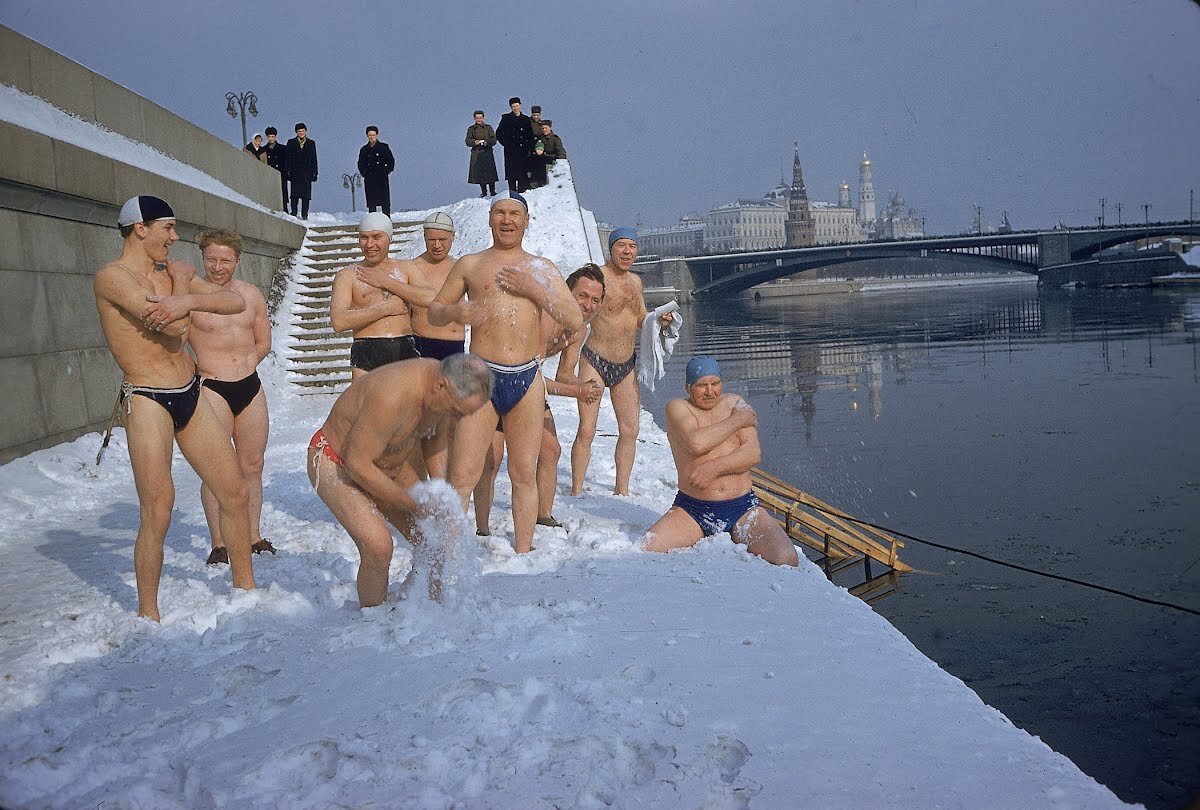 Декабрь 1970 года. Карл Миданс зима 1959. Советские моржихи. Советский морж сайт. Купание в СССР.