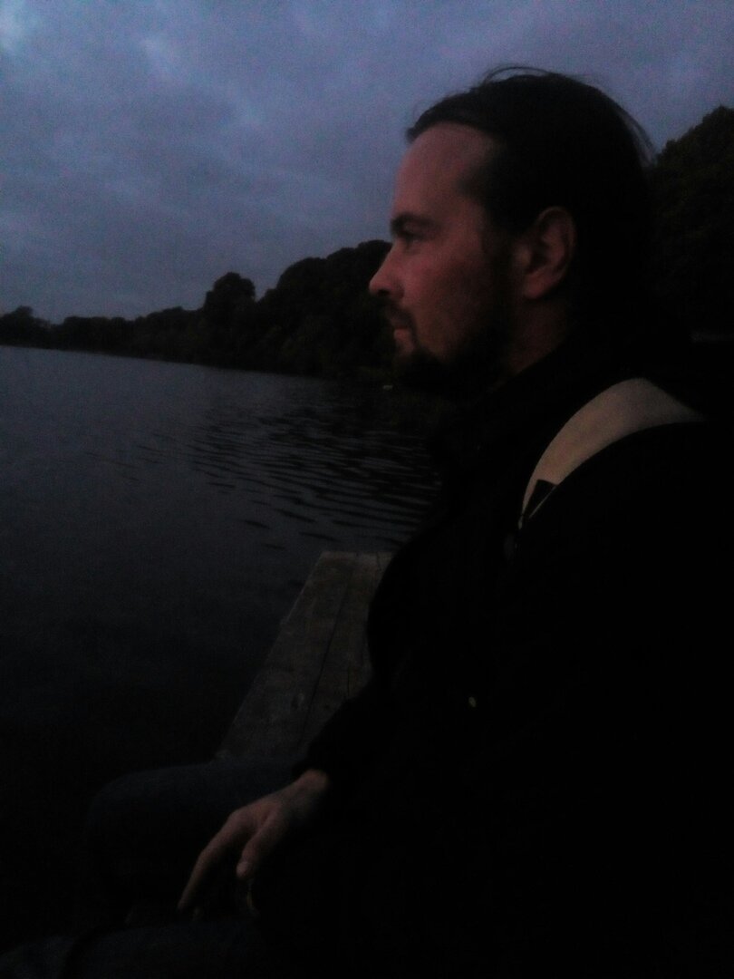 Это я неподалеку