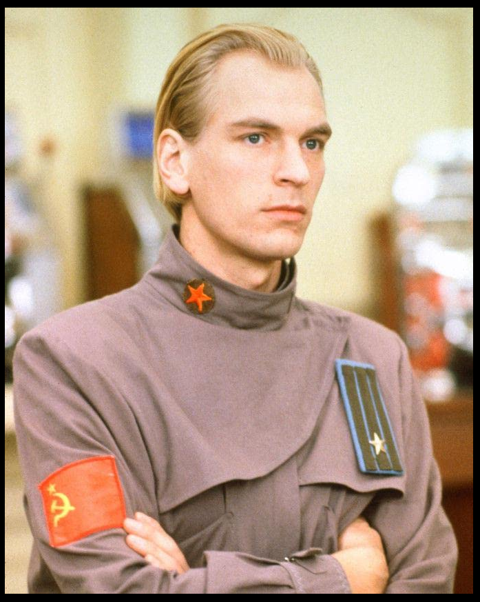 Именно так должен был выглядеть советский особист в 2015 году