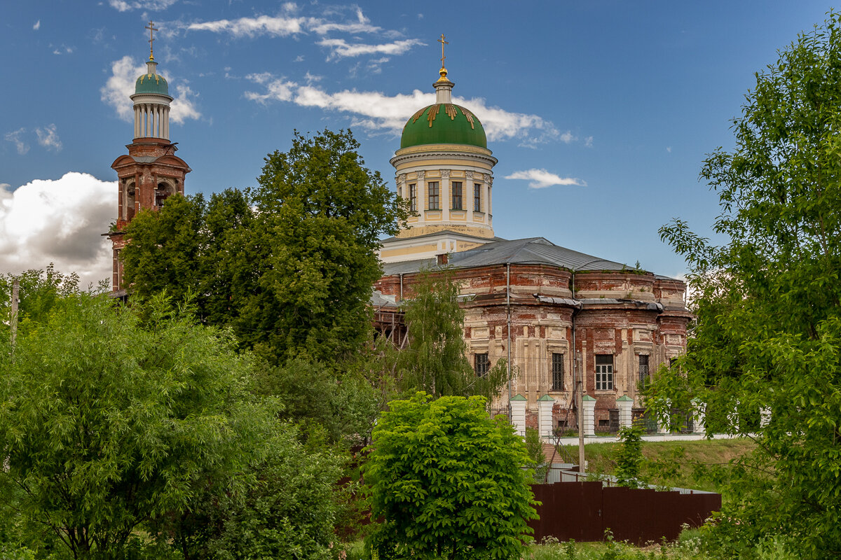 собор троицы живоначальной яхрома. , дмитровский р-н, г. яхрома город дмитров. перемиловская высота в яхроме. яхрома дмитровский район.