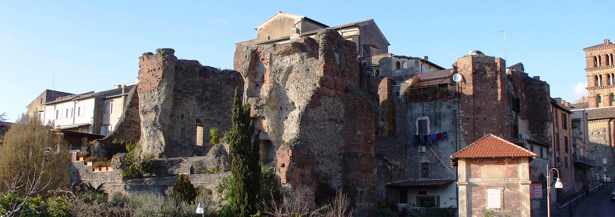 Альба-Лонга в наши дни, которая  по приданию является родиной Ромула и Рема