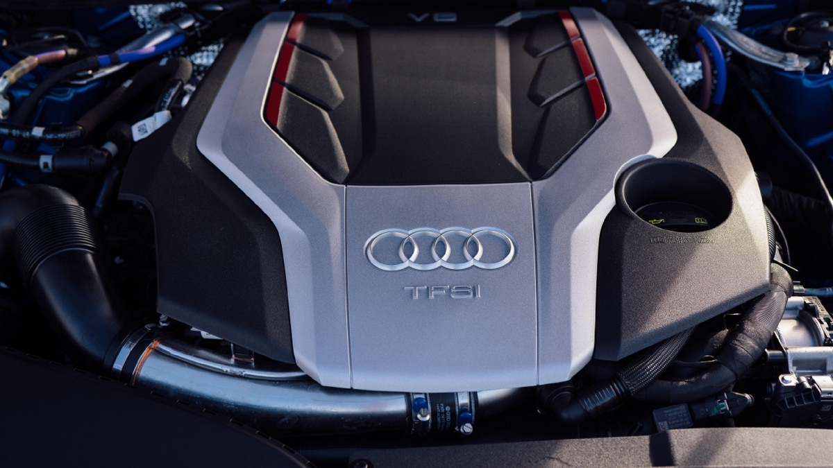 Подкапотка “Audi S6”