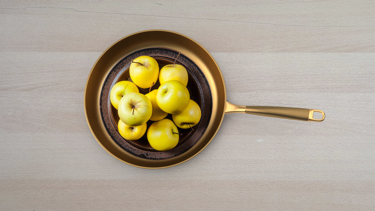 Нужны яблоки и сковорода