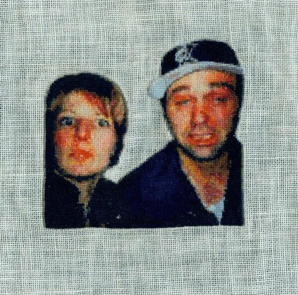 Людей жалко. Наверное они в жизни симпатичнее....