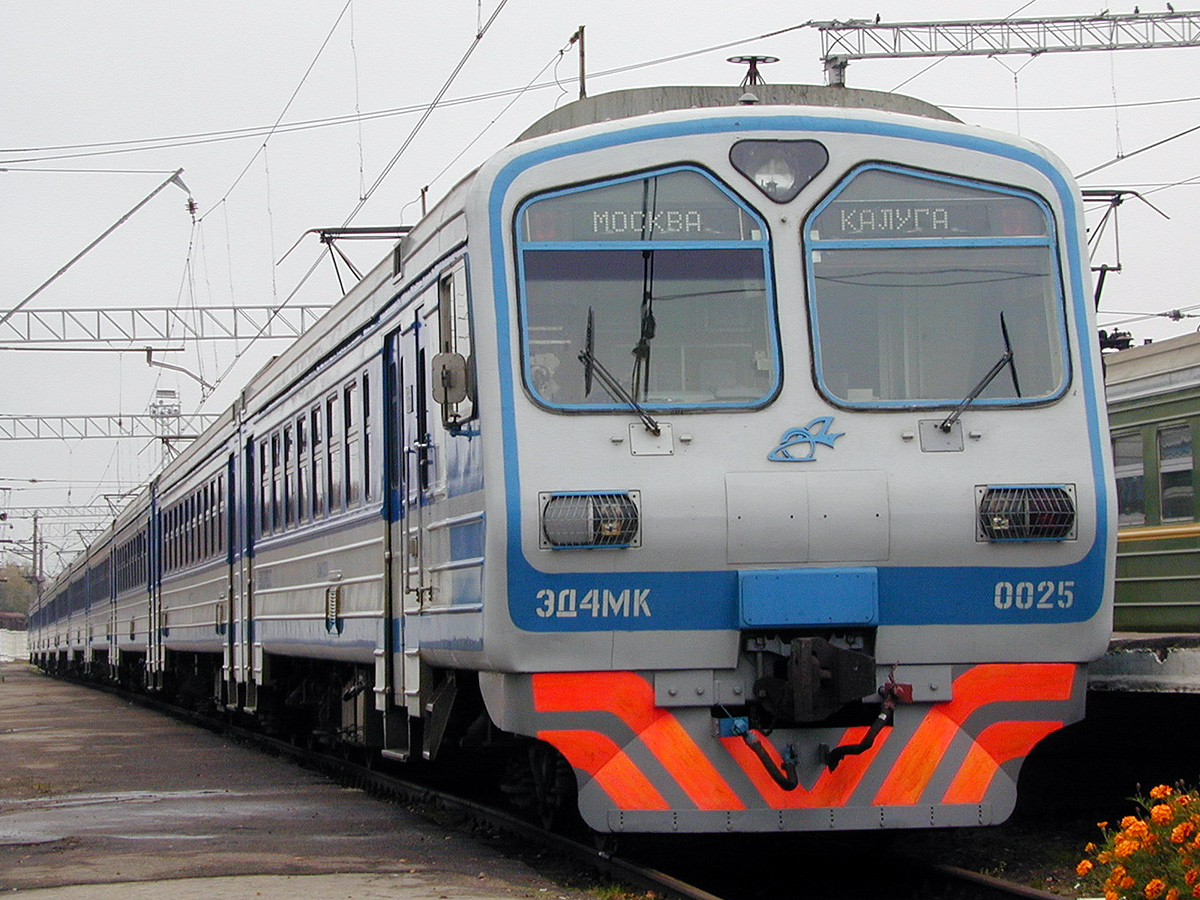 Электропоезд ЭД4МК-0025 на станции Калуга-I. Фотография взята с сайта www.traipix.org