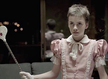 Триллер, драма. 2014 года.  Испания, Франция. Режиссёр: Карлос Вермут. В главных ролях: Хосе Сакристан, Лусия Польян, Луис Бермехо, Барбара Ленни