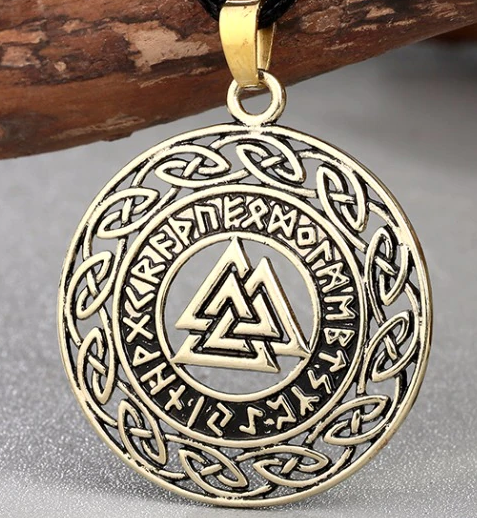 Амулет "Всеобщее благо" на удачу и счастье во всех сферах жизни сразу - любви, финансах, карьере, здоровье.  Заказать амулет, заговоренный на Ваше Имя можно на сайте Мастерская удачи (ссылка в профиле или напишите название в Яндексе)