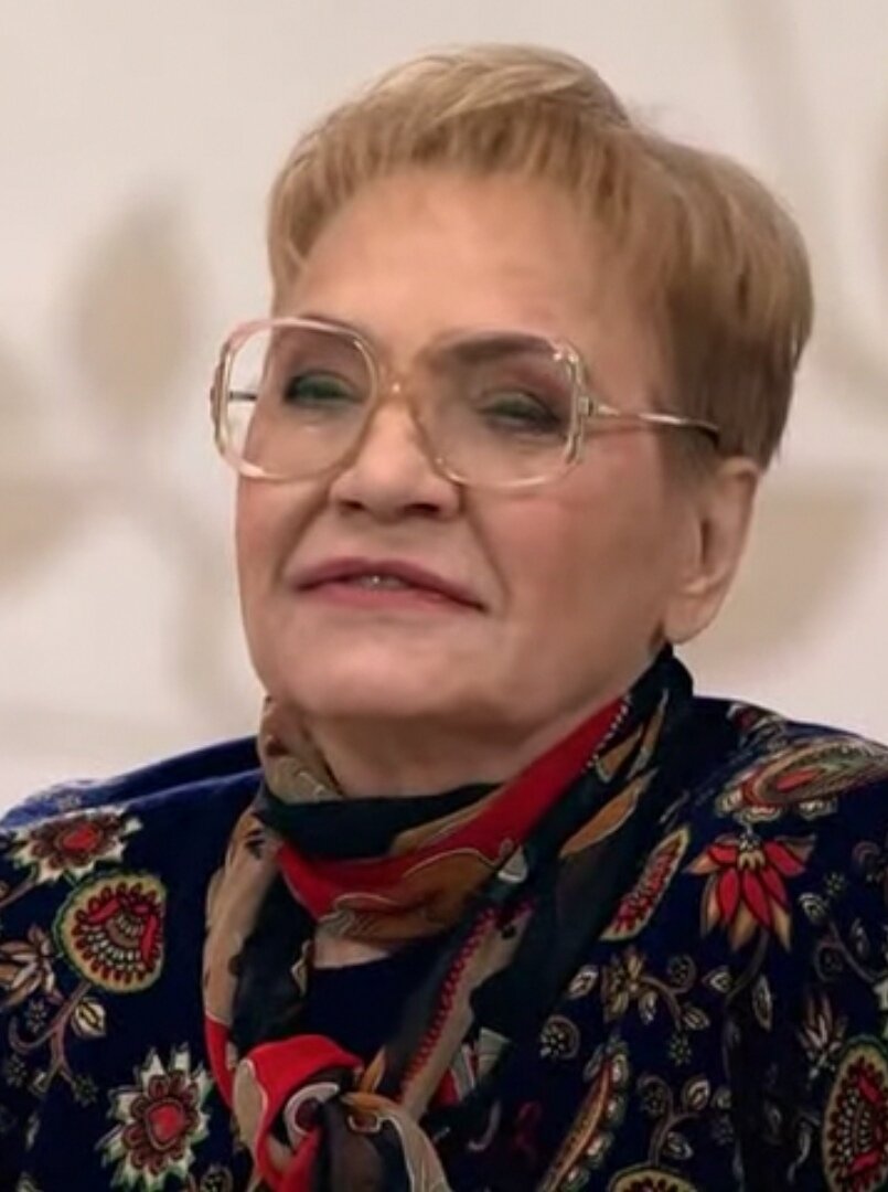 1945 (на кресте 1943) -2021