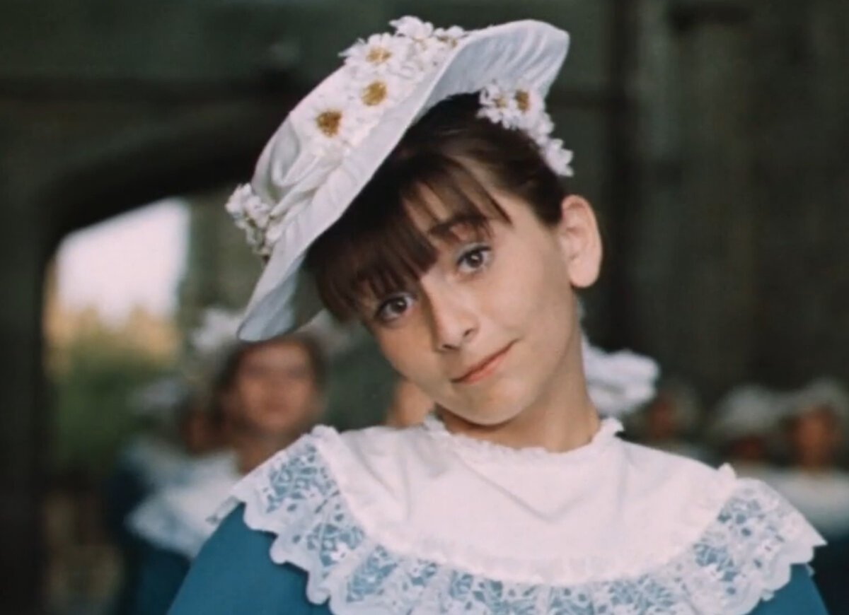 Ия Нинидзе. Кадр из кинофильма "Небесные ласточки", 1976 г., режиссер и сценарист Леонид Квинихидзе, композитор Виктор Лебедев (скриншот)