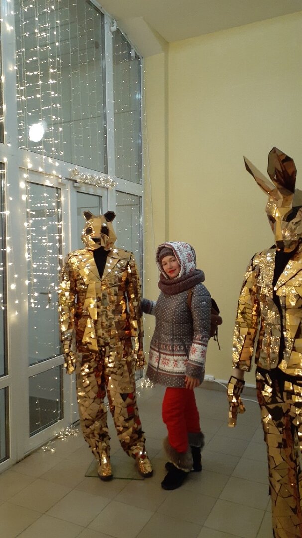 Тоска в глазах по несбывшейся надежде быть мужней женой... стоп, нет, автор же в этом году отмечает пятилетие совместной супружеской жизни! Ну, придумайте, там причину, что-ли...