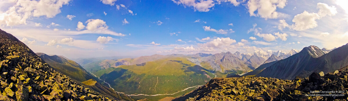 Вид с перевала Кара-Тюрек. ©Станислав Жерносенко, 2012