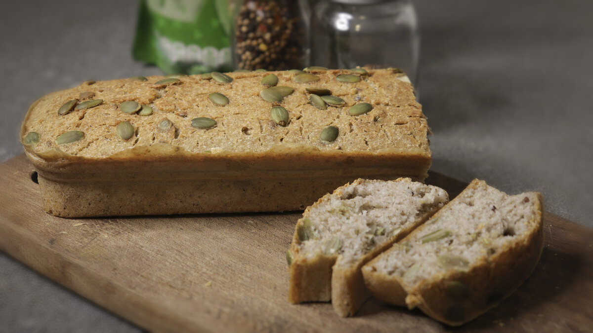 Хлеб из зеленой гречки. Хлеб с морковью и злаками. Zucchini loaves. Кукурузный хлеб с травами рецепт. Give me a Carrot and a Bread.