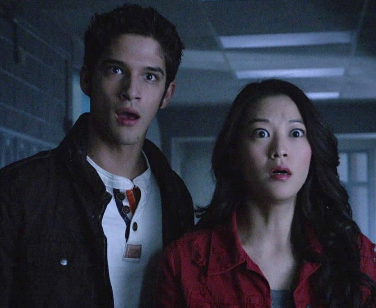 Волчонок от бывшей. Волчонок персонажи. Волчонок от бывшей. Скотт маккол. Волчонок обои на пк.