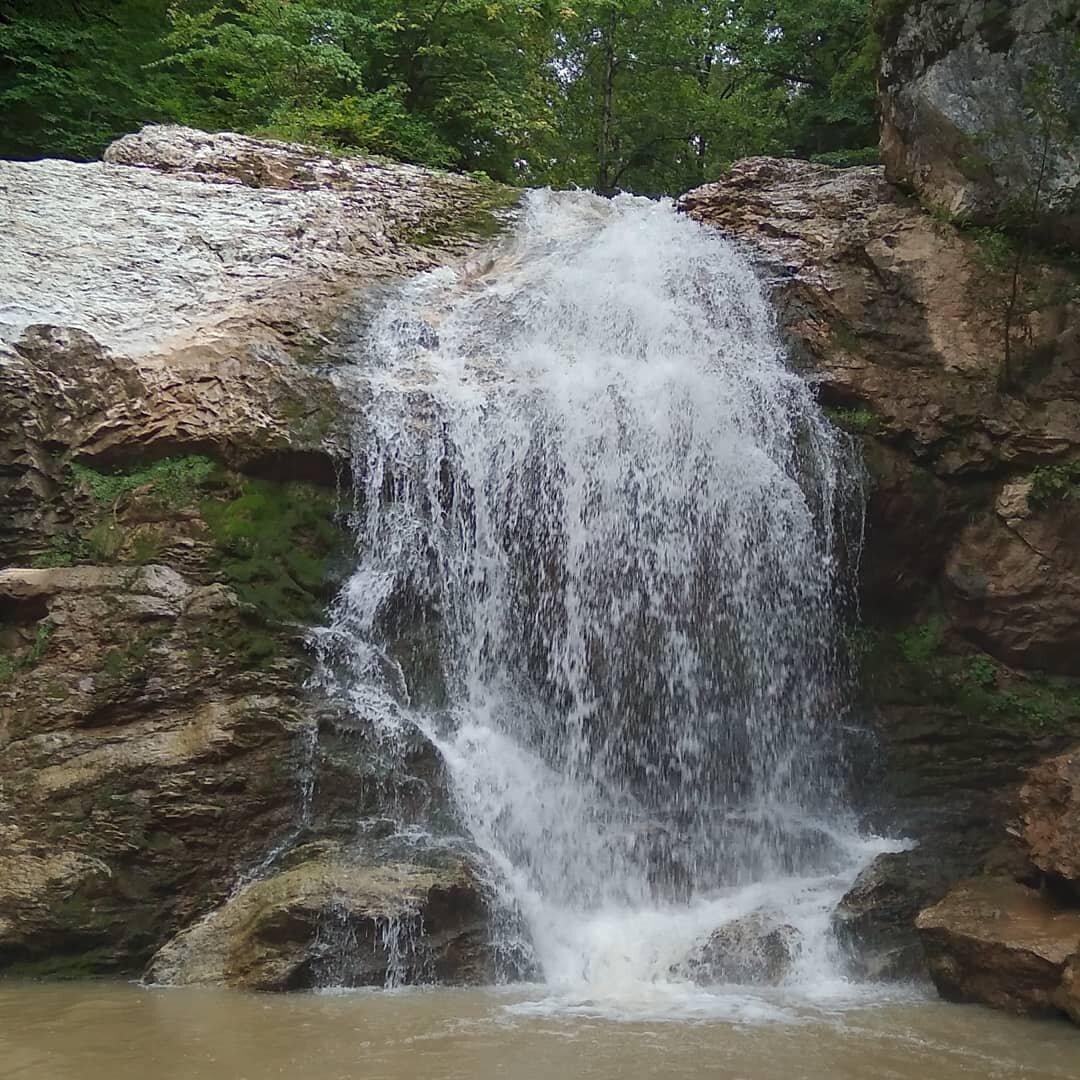 Водопад Шум