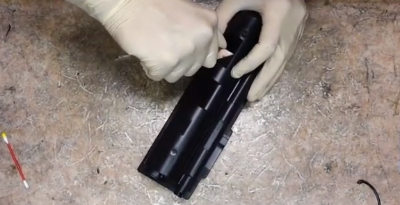 Отклеиваем чип