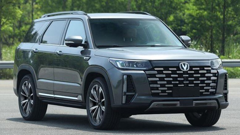 На фото из базы минпрома КНР: рестайлинг кроссовера Changan CS95