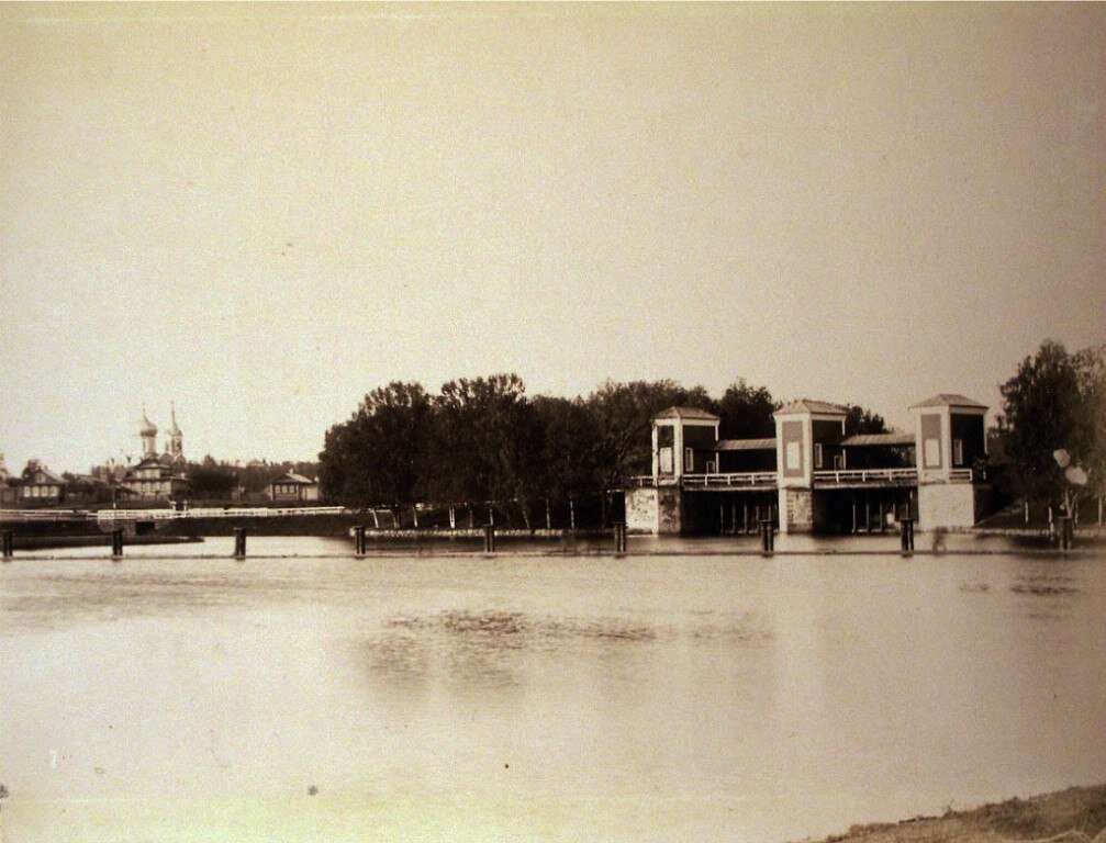 Бейшлот, Солдатская слобода и Успенская церковь. Фото 1890-х гг.