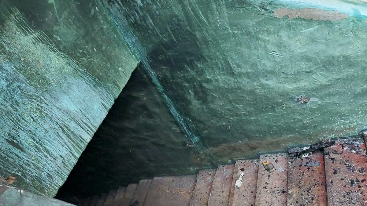     В Сети появляется информация, что подвалы многоэтажек в нескольких регионах страны переделывают в бомбоубежища. Однако власти Нижнего Новгорода не спешат раскрывать подобные данные.