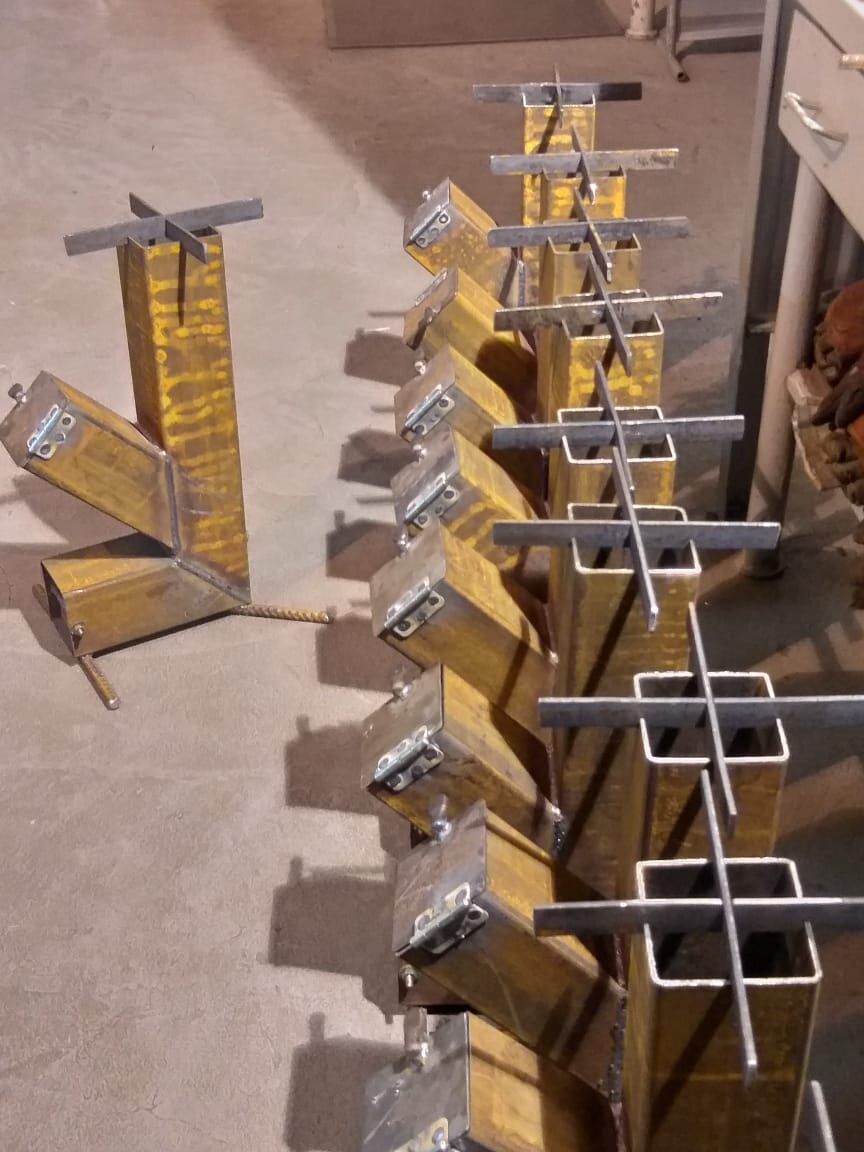 Те самые, ракетные печи. Несколько щепок и печь хорошо нагревается.