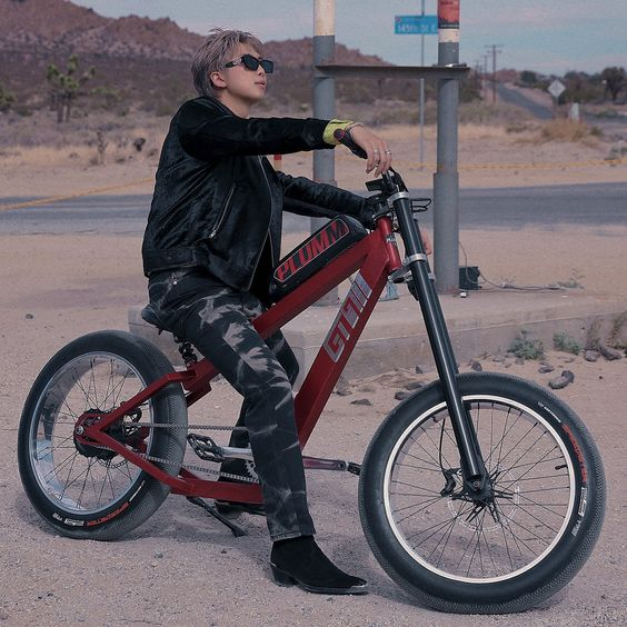  Мне нужна твоя одежда, ботинки и …велик. И ..пожалуйста! ( Телефильм "Корейский терминатор", ч.1)