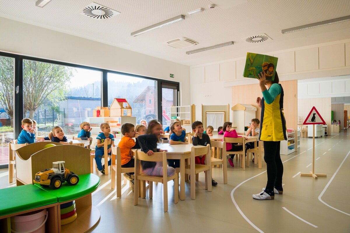 Детский сад Kindergarten Словения. Школы и детские сады. Школа и детский сад. Частная школа-детский сад.