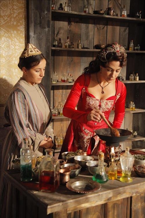 Фатьма узнала про секрет Хюррем