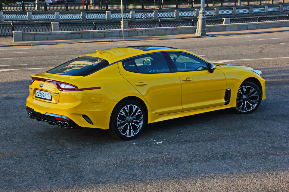 Фастбэк Kia Stinger