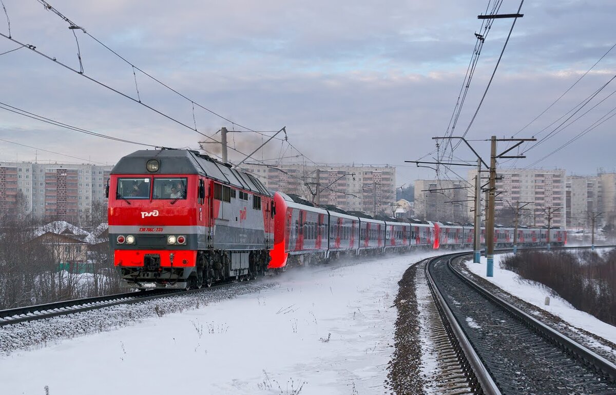 Электричка «Ласточка» под паровозом. Шах и мат, Siemens! | 1520. Все о ж/д  | Дзен