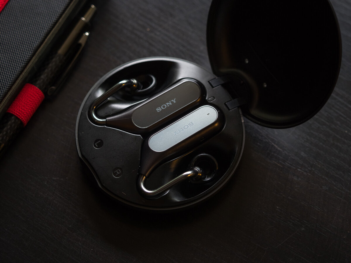 Как подключить наушники к смарт часам. Sony xperia ear duo. наушники вольво. наушники для машины. самый безопасный вариант наушников.
