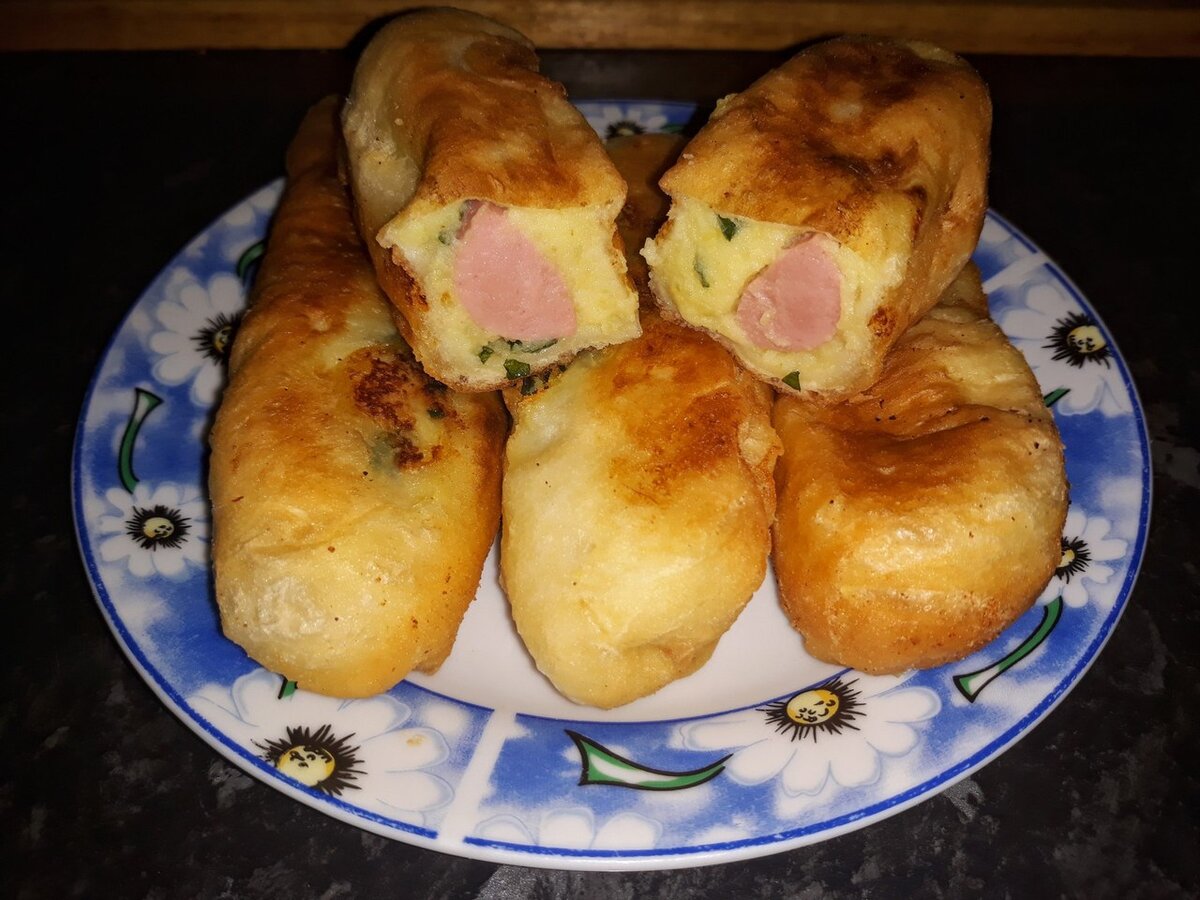 Пирожки с картошкой и сосиской