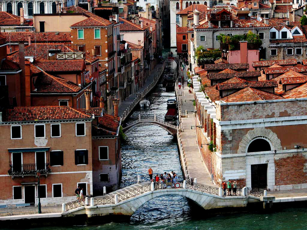 Фото: ilovevenezia.ru. Венеция включает в себя 118 островов.