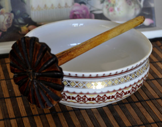 Ытык. Звучит как угроза, а по-русски это просто сбивалка.