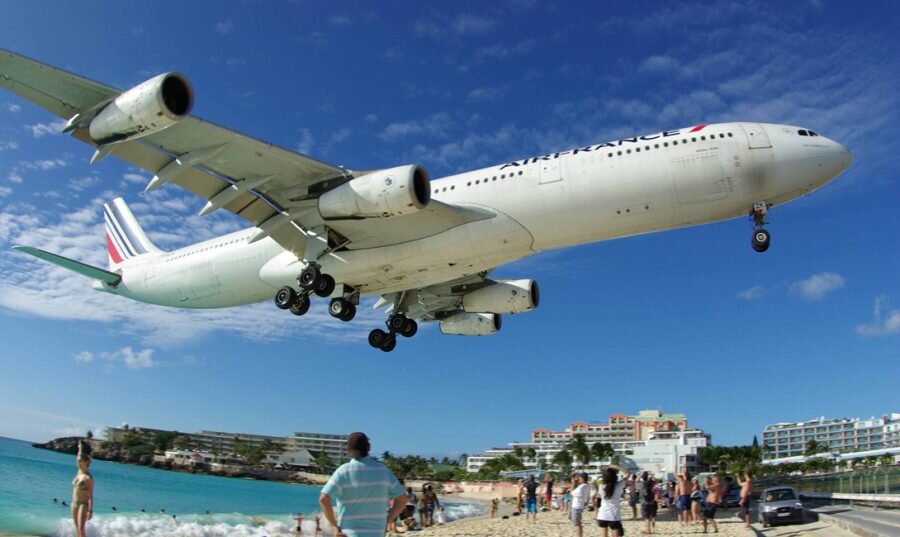 Топ-10 международных аэроузлов, способных доставить наибольшее ощущение дискомфорта при полетах, встречается в разных вариациях. В одних классификациях упор делается на длину полос, а в других – на погодные условия. Однако наименования некоторых аэропортов упоминаются в каждом списке топ.