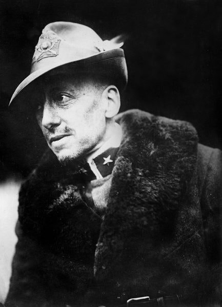 Д’Аннунцио, поэт, драматург, писатель и авантюрист. Фиуме, сентябрь 1919 года. 