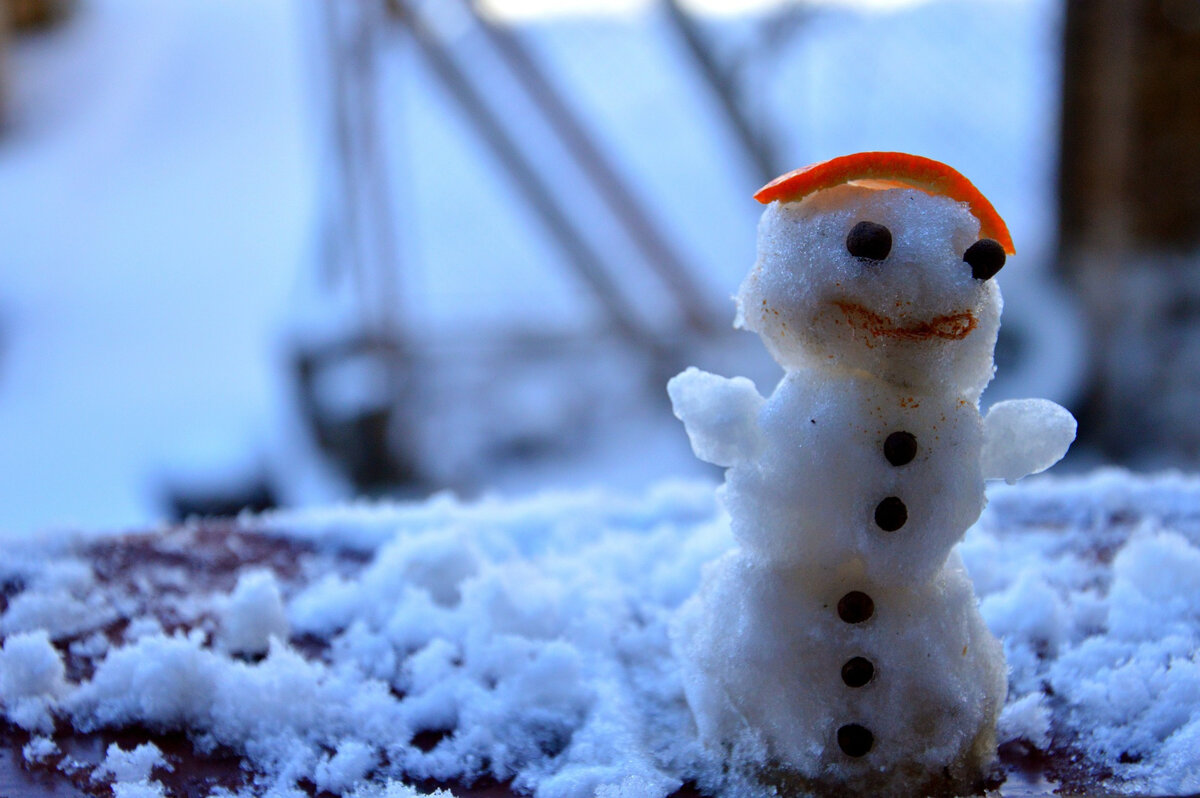 Искусственный снег: 25 красивых идей и советы по применению
