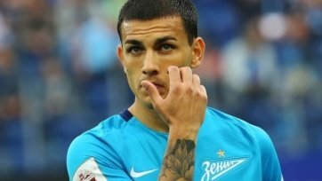 Фото: fc-zenit.ruНакануне стало известно, что «Челси» предложил «Зениту» за Паредеса27 млн фунтов или немногим более 30 млн евро. На берегах Невы данное предложение из столицы Англии, судя по всему, не впечатлило – питерцы якобы потребовали за 24-летнего аргентинцасразу 40 млн евро.
