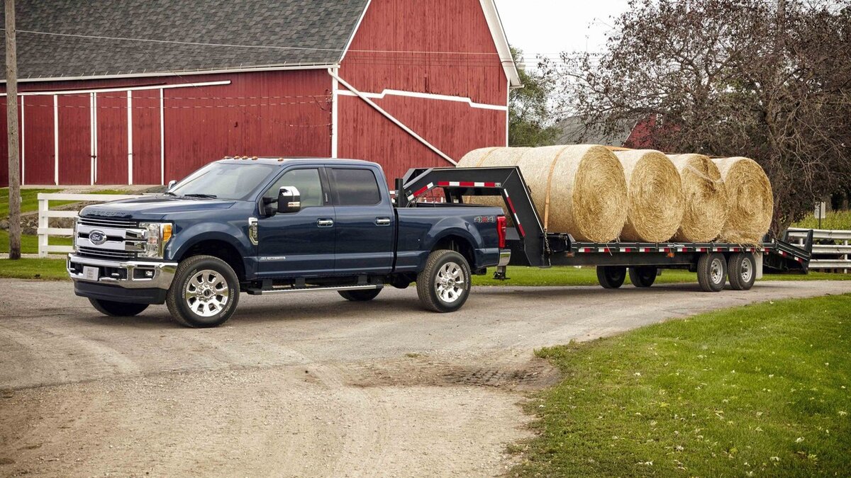 Dodge Ram 3500 рядом с