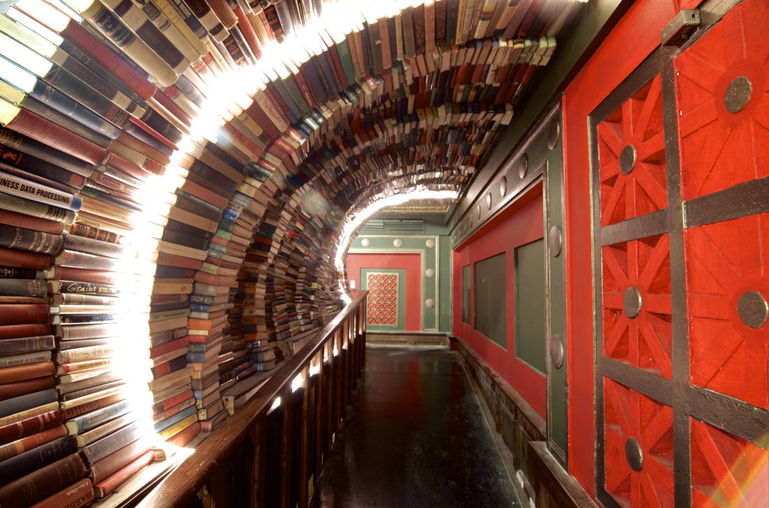 фото с официального сайта магазина The Last Bookstore http://lastbookstorela.com