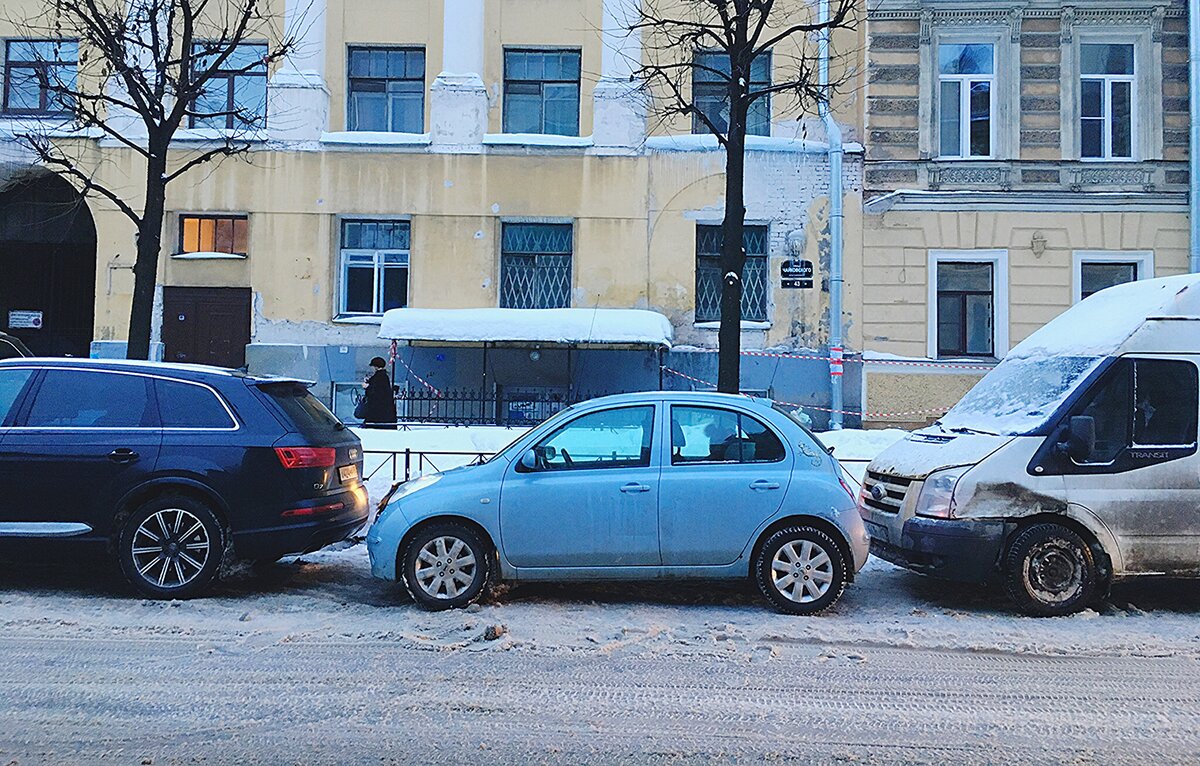 В этот момент водитель из стоящей напротив машины высунулся в окно и  показал палец кверху | Маша non-stop | Дзен