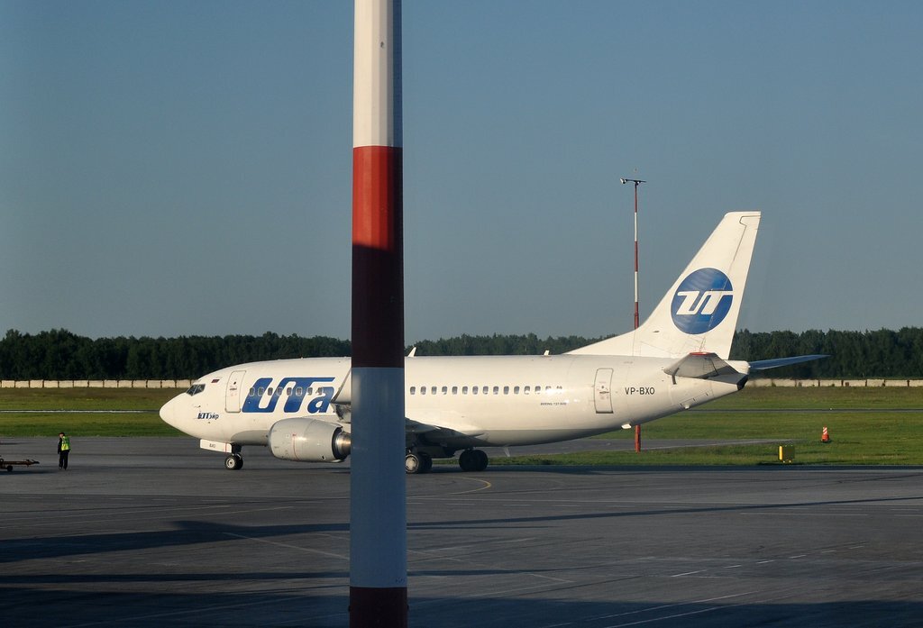 1.  VP-BXO - UTair Aviation - Boeing 737-524(WL)

