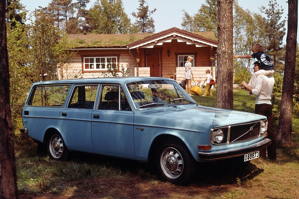 Фотографии: Bentley, Volvo