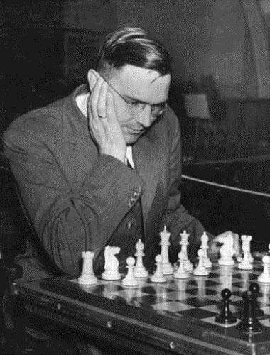 Макс Эйве. Источник:  https://images.chesscomfiles.com