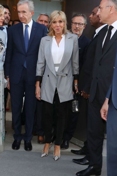 Революция стиля Брижит Макрон. Первая леди Франции стала одеваться не хуже Мелании Трамп