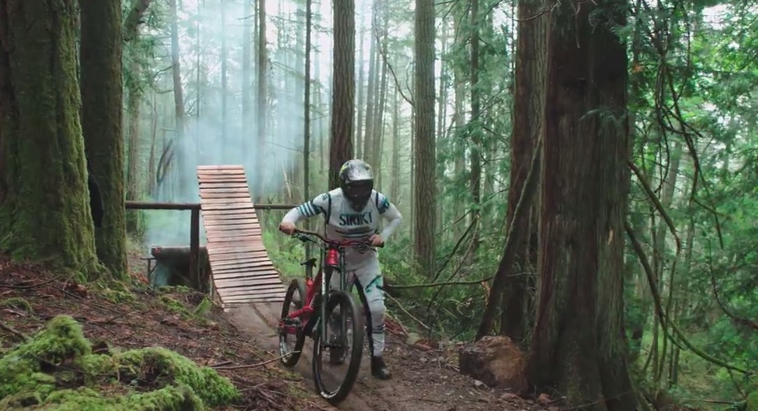 Мы с конём по лесу идём (педальным)