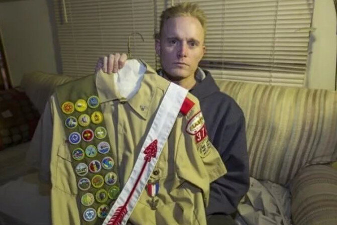 Дэвид Хан (1976-2016) американский подросток, который прославился тем, что в домашних условиях сумел собрать ядерный реактор. С детства Дэвида интересовали химические опыты.-3