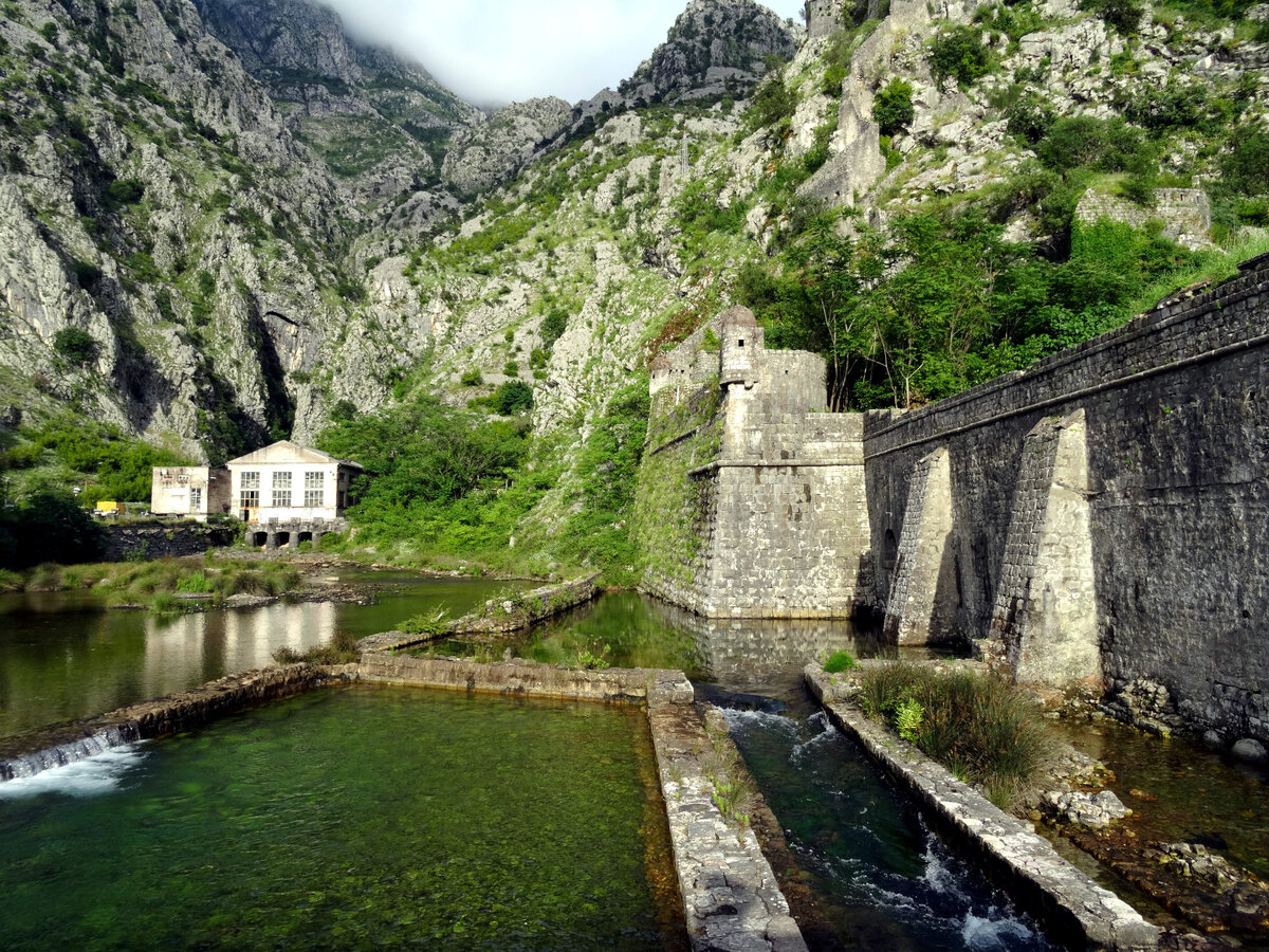 Оборонительная стена в Которе