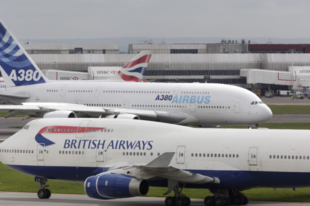 Airbus A380 и Boeing 747. Пока только этим двум компаниям удалось построить самые крупные пассажирские самолеты. Фото: Getty Images