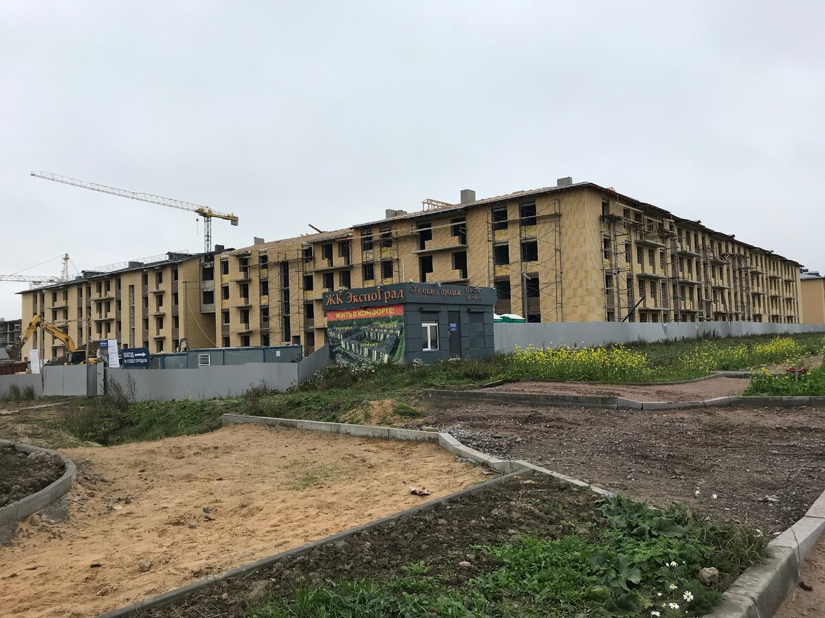 До станций метро «Московская», «Звездная», «Шушары» от жилых комплексов – примерно 15 минут на машине