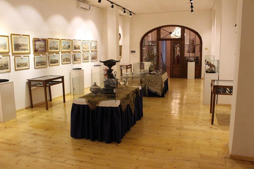 Музей Дадиани изнутри. Источник: страница  государственного представителя администрации Зугдиди.